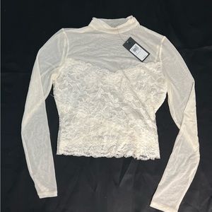 Off White LS Sabrina Lace Mk No Top. Size Medium.